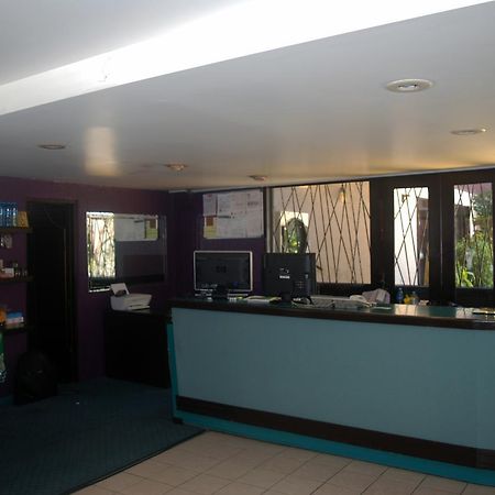 Hotel Suites Royal Tijuana Bagian luar foto