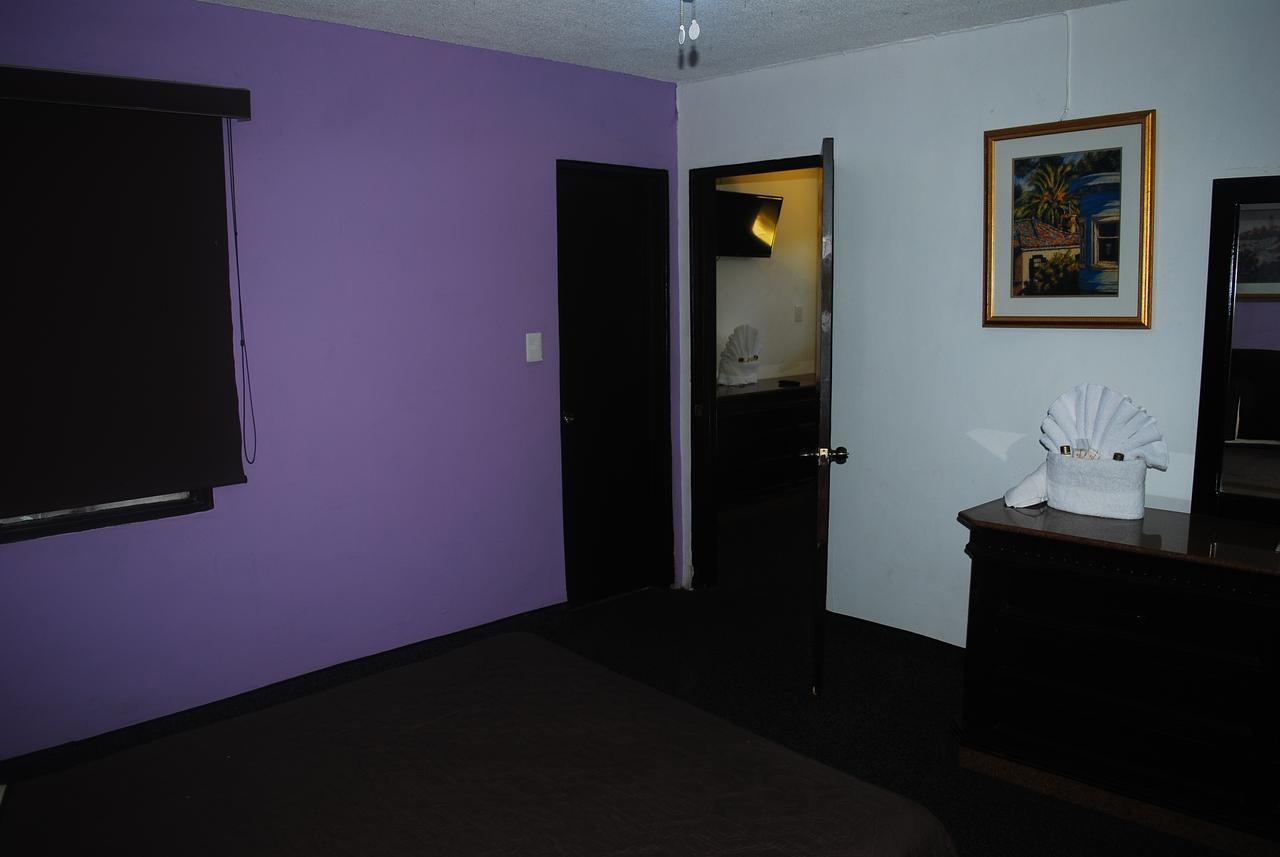 Hotel Suites Royal Tijuana Bagian luar foto