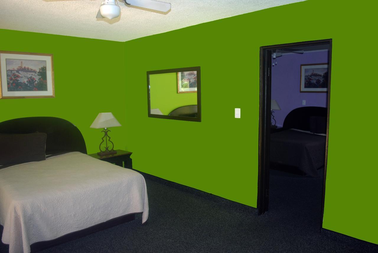 Hotel Suites Royal Tijuana Bagian luar foto