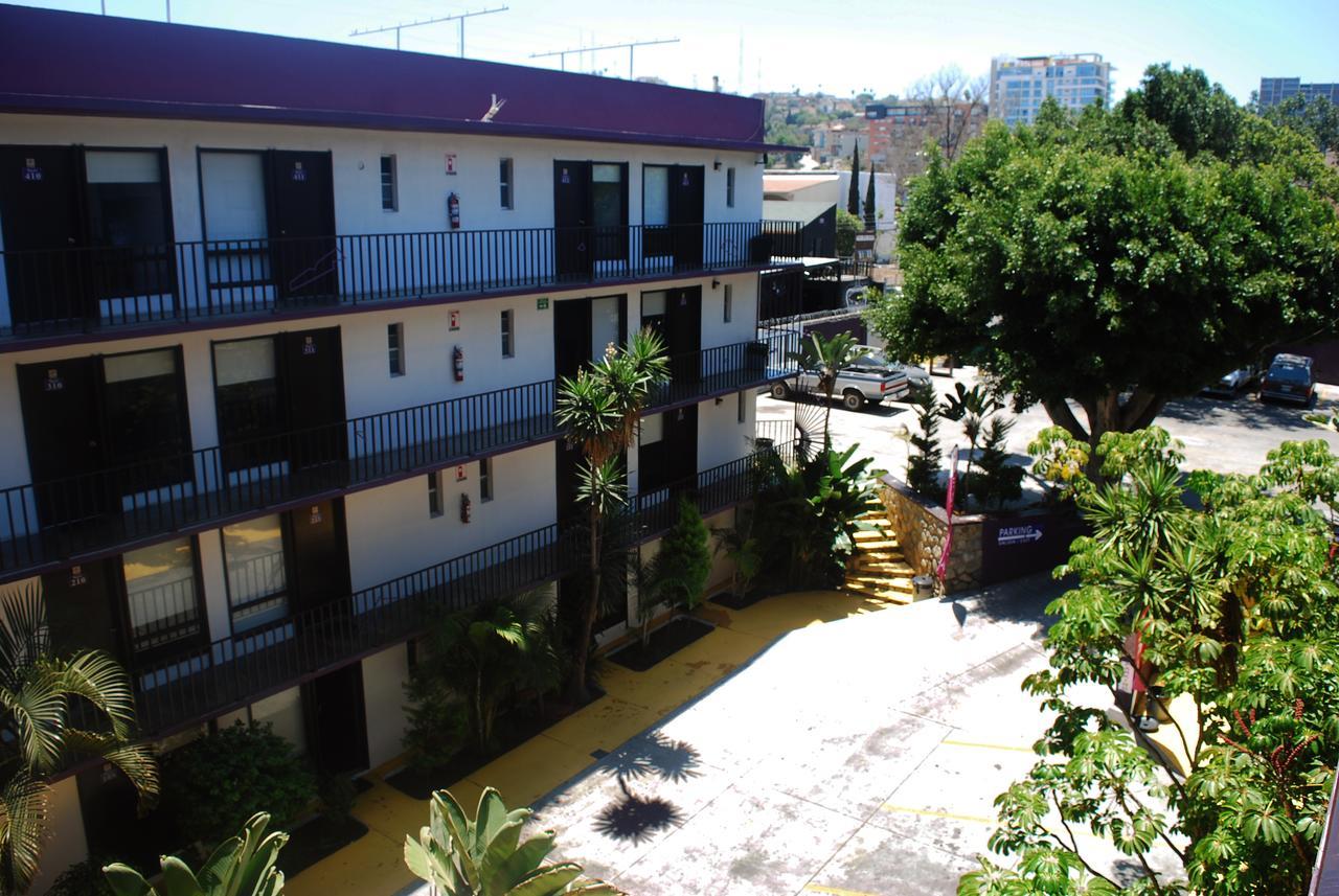 Hotel Suites Royal Tijuana Bagian luar foto