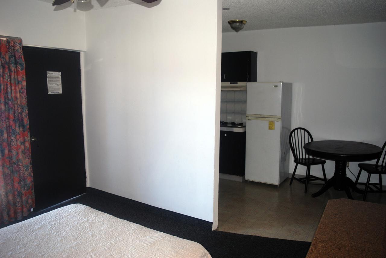 Hotel Suites Royal Tijuana Bagian luar foto
